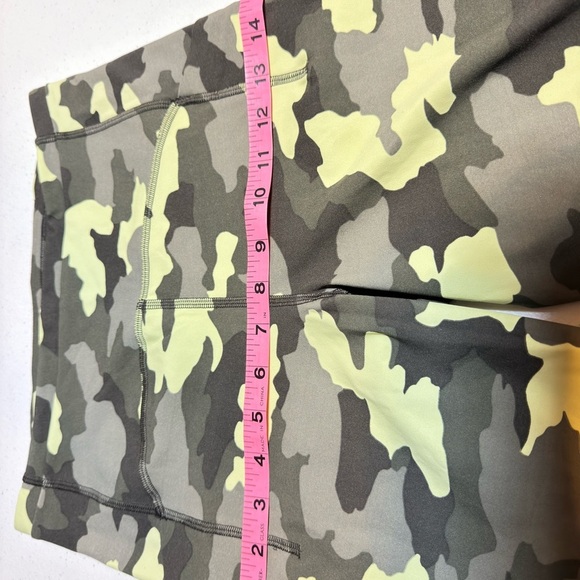 Lululemon swift speed he tight camo print yoga leggings women’s size 6 - Picture 9 of 10